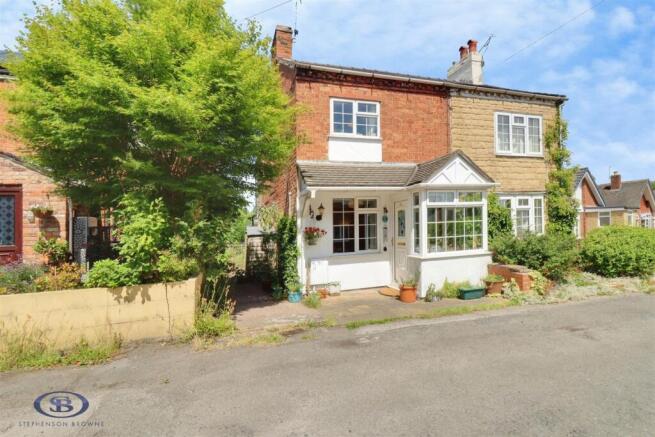 3 bed property, in Osborne Grove, £260,000