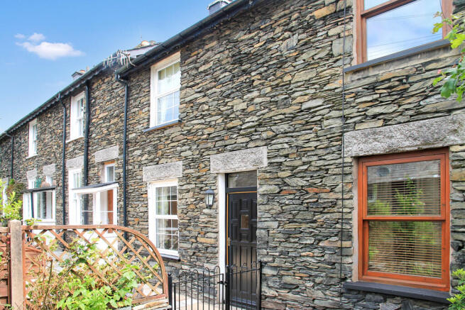 2 bed property, in 16 Holly Terrace, £300,000