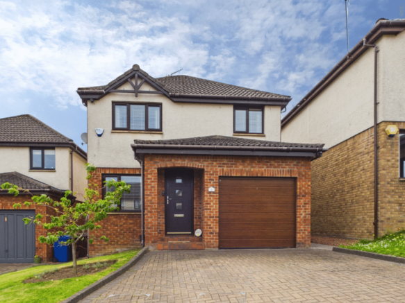 3 bed property, in 6 Rose Gardens, £335,000