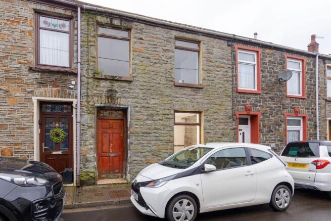 2 bed property, in Woodland Street, £85,000
