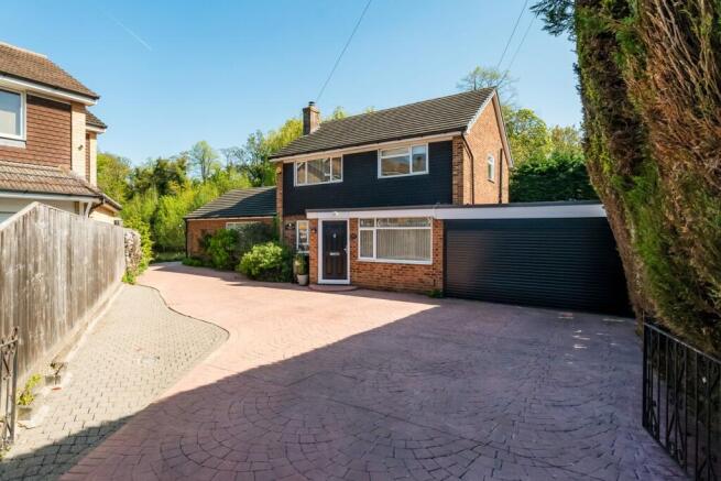 5 bed property, in The Spinney, £1,320,000