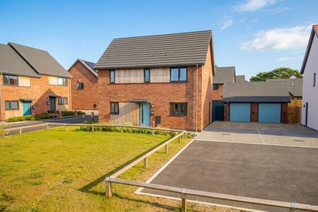 3 bed property, in Windmill Way, £375,000