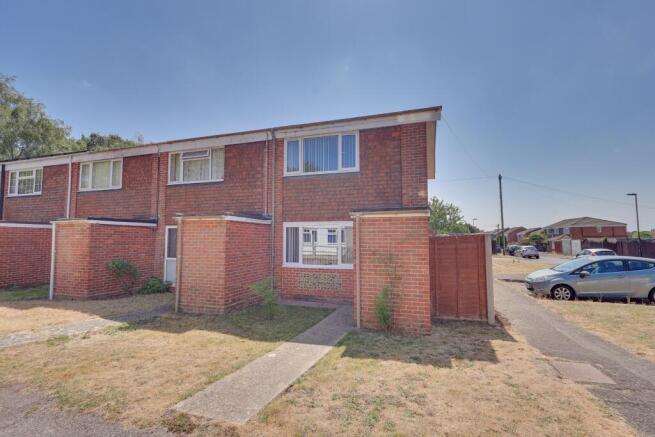 2 bed property, in Grainger Gardens, £240,000