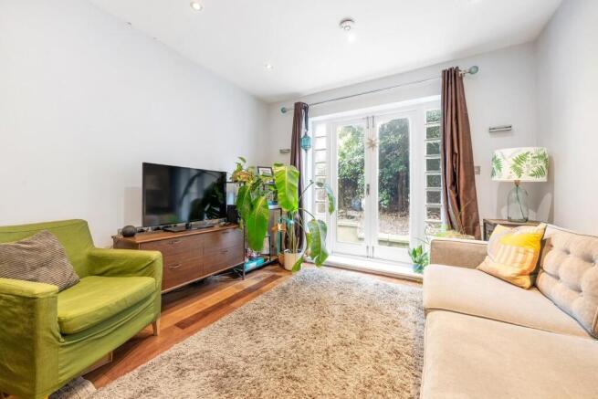 2 bed property, in Leander Road SW2, £600,000