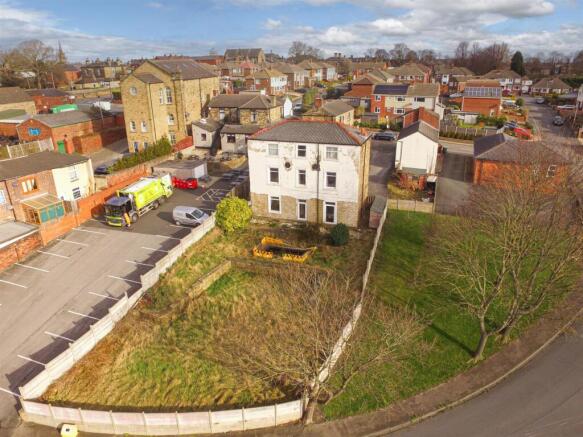 Land, in Queen Street, £425,000