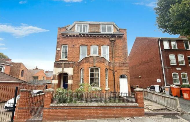 8 bed property, in Tichborne Street, £325,000