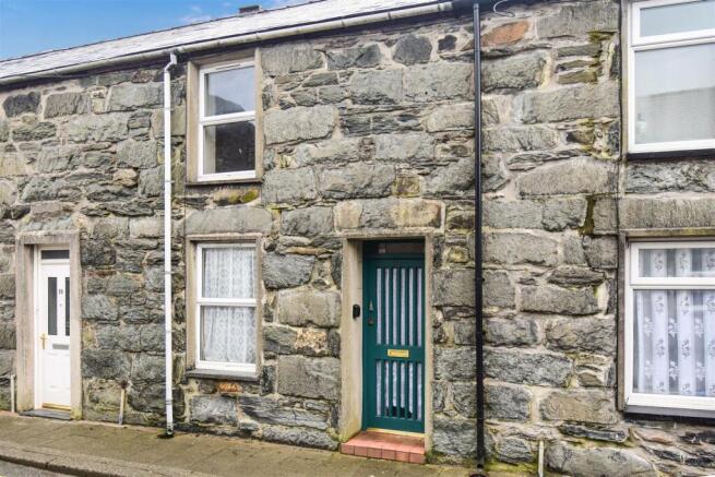 2 bed property, in Glynllifon Street, £90,000