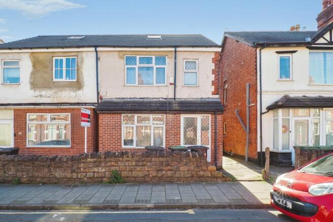 4 bed property, in Marlborough Road, £350,000