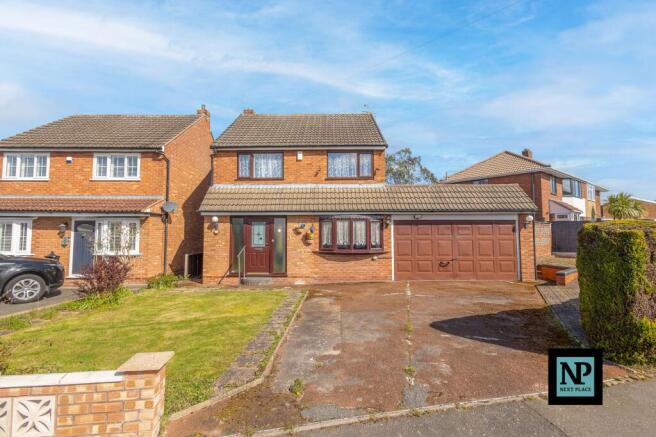 3 bed property, in Barlow Close, £300,000