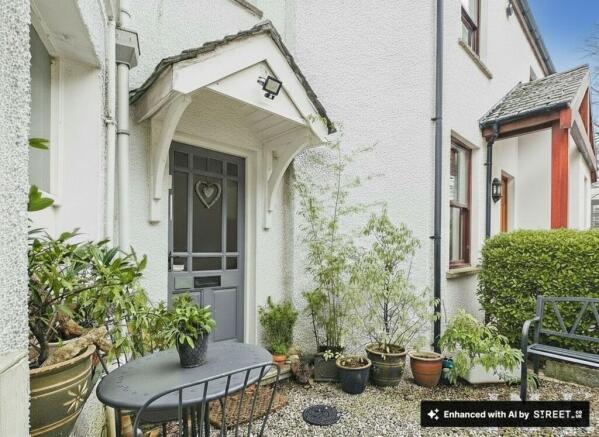 2 bed property, in St. Johns Street, £280,000