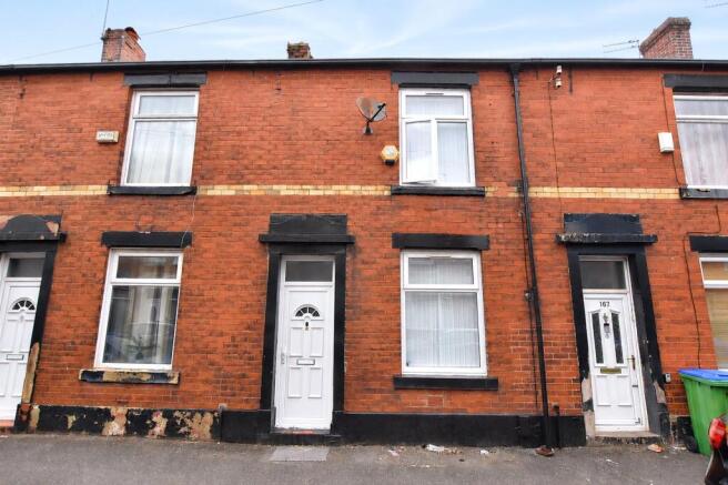2 bed property, in Royds Street, £140,000