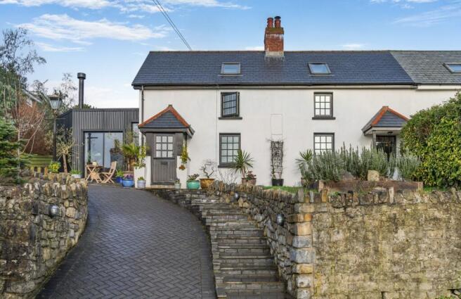 4 bed property, in Old Village Road, £725,000