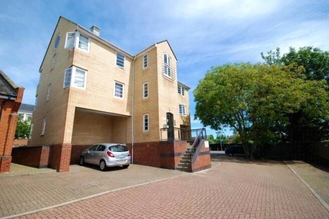 1 bed property, in Mazers Court, £90,000