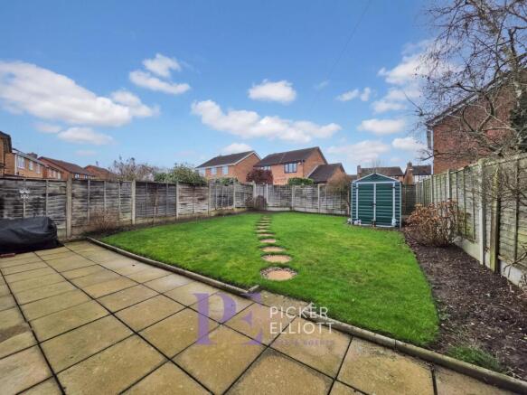 4 bed property, in Hardy Close, £380,000