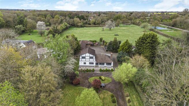 4 bed property, in Reynards Road, £2,750,000