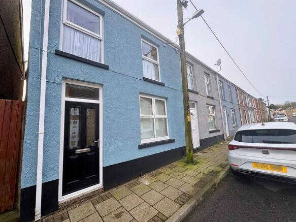 3 bed property, in Maiden Street, £120,000