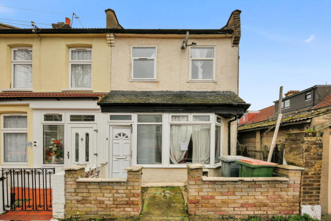 3 bed property, in Becket Avenue, £335,000