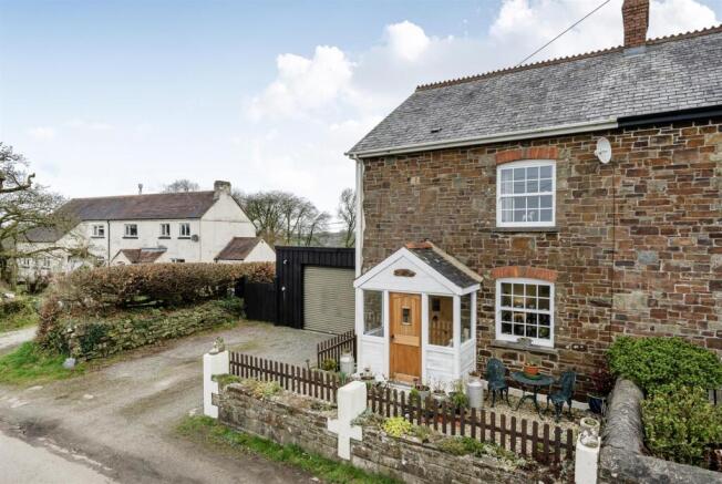 2 bed property, in East Putford, £375,000