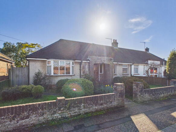 3 bed property, in Henty Road, £395,000