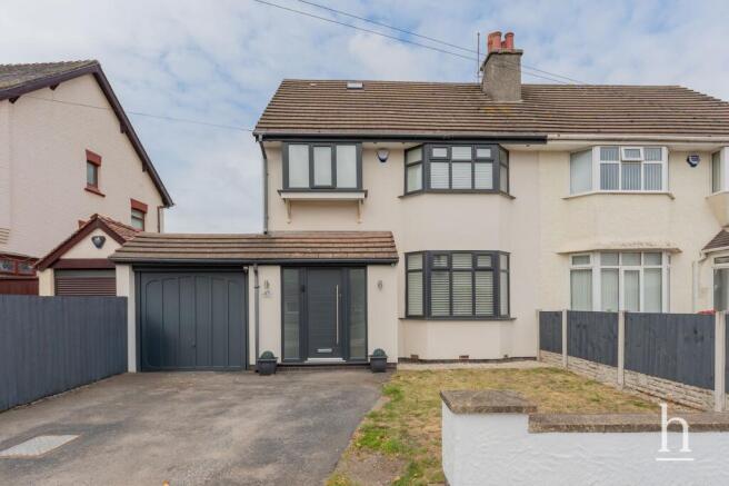 4 bed property, in Park Road, £550,000