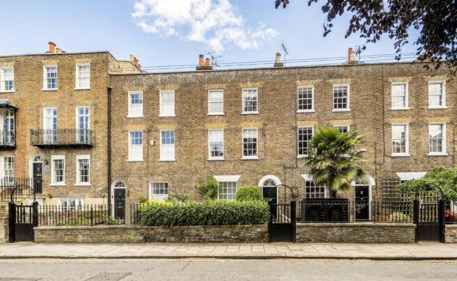4 bed property, in Kings Road, £1,250,000