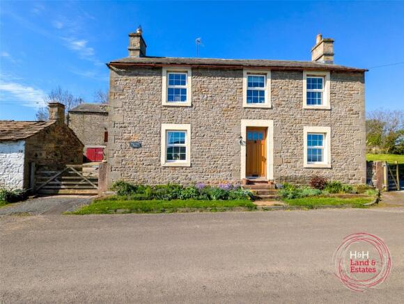 4 bed property, in Peartree Farm, £690,000