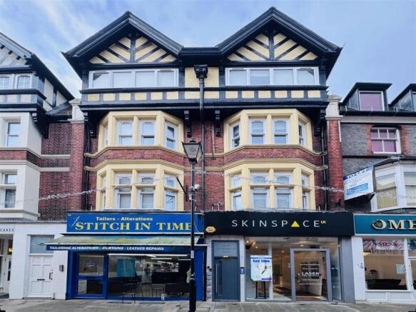 6 bed property, in Cross Street, £1,000,000
