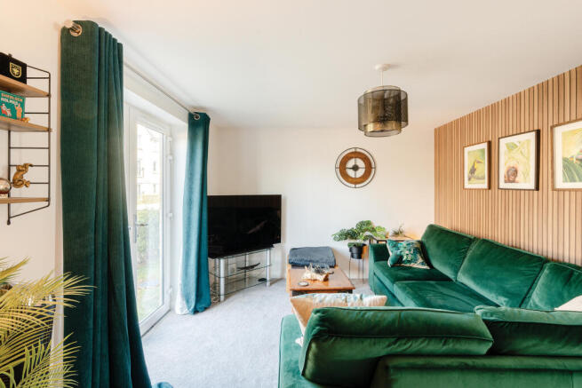 2 bed property, in BRISTOL BS16, £220,000