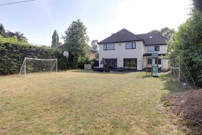7 bed property, in Pikemere Road, £850,000