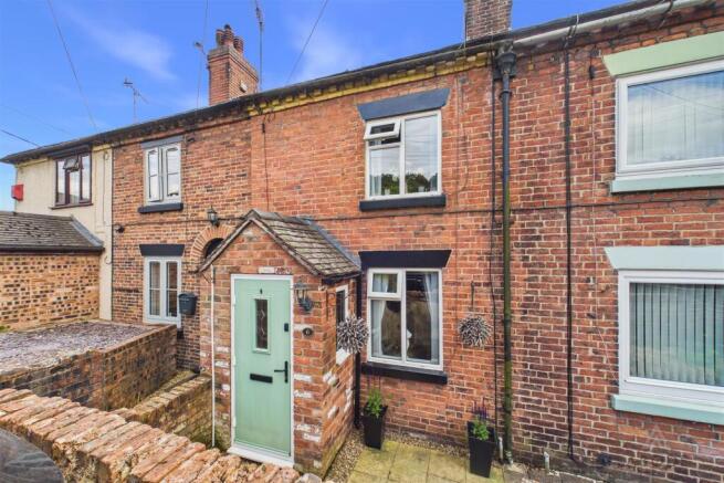 2 bed property, in Majors Barn, £165,000