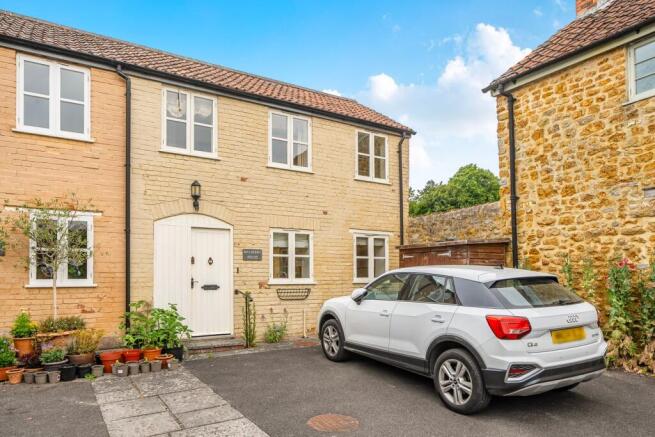 3 bed property, in Bailey Hill, £375,000