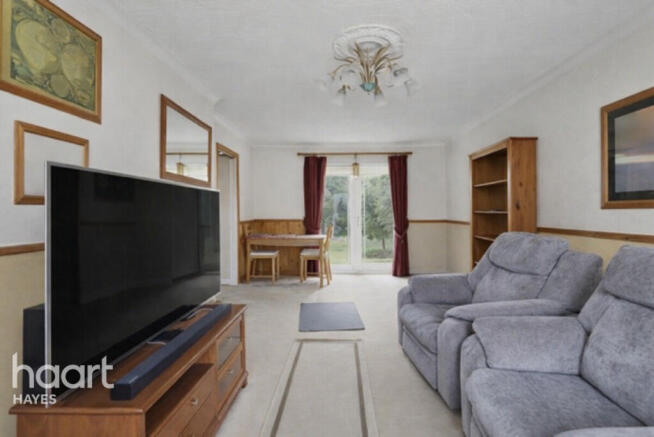 3 bed property, in Hornbeam Road, £500,000