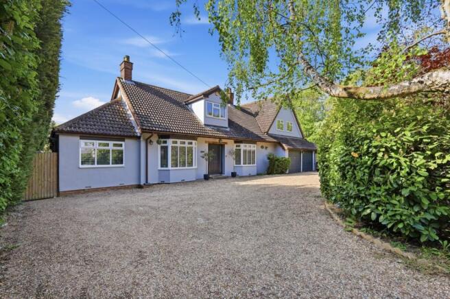 5 bed property, in Latchingdon, £855,000