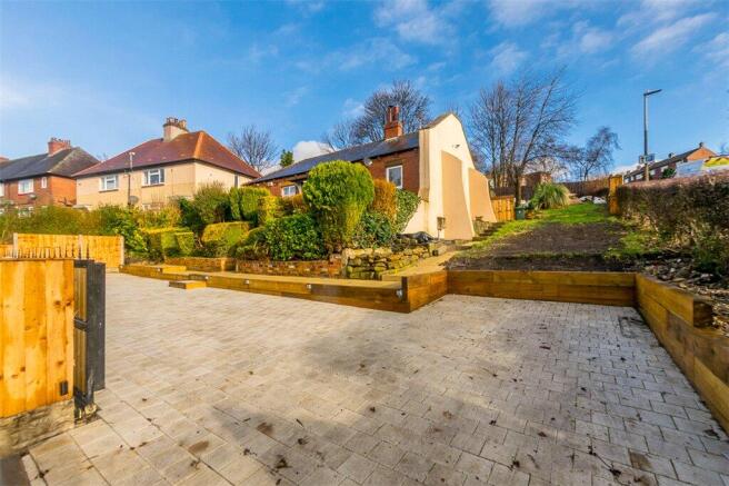2 bed property, in Oxford Road, £245,000