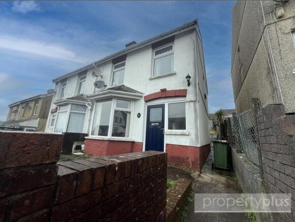 3 bed property, in Thomas Street, £128,000