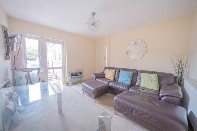 4 bed property, in Marshall Lake Road, £350,000