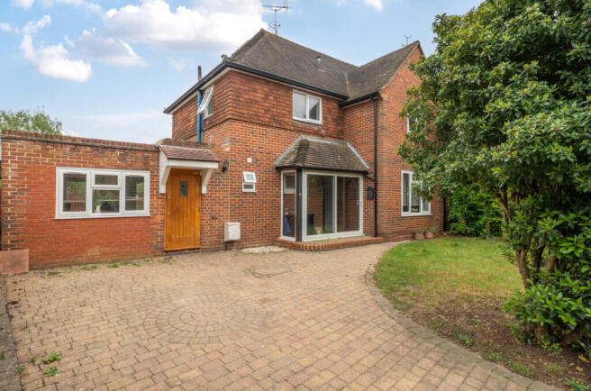 4 bed property, in Burpham, £775,000