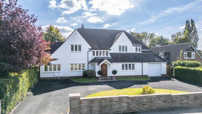 5 bed property, in Wyvern Road, £1,475,000