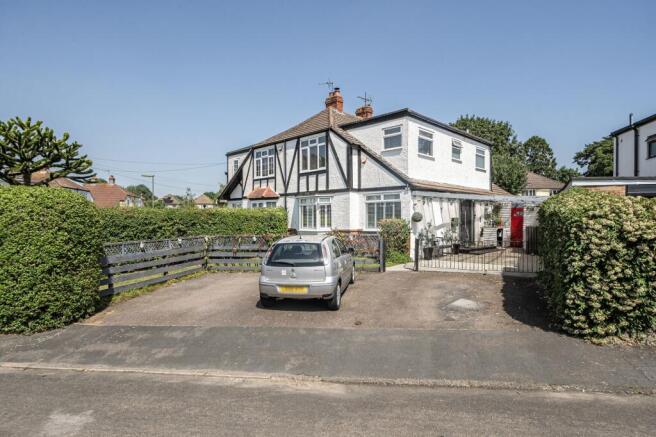 3 bed property, in Foxon Lane Gardens, £600,000