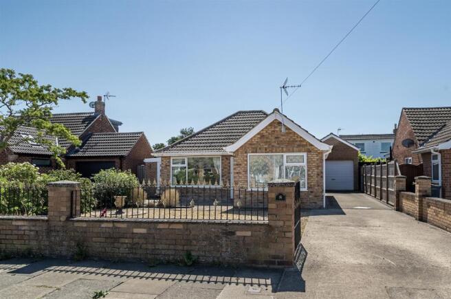 3 bed property, in Elmpark Way, £395,000