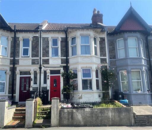 3 bed property, in Bloomfield Road, £375,000