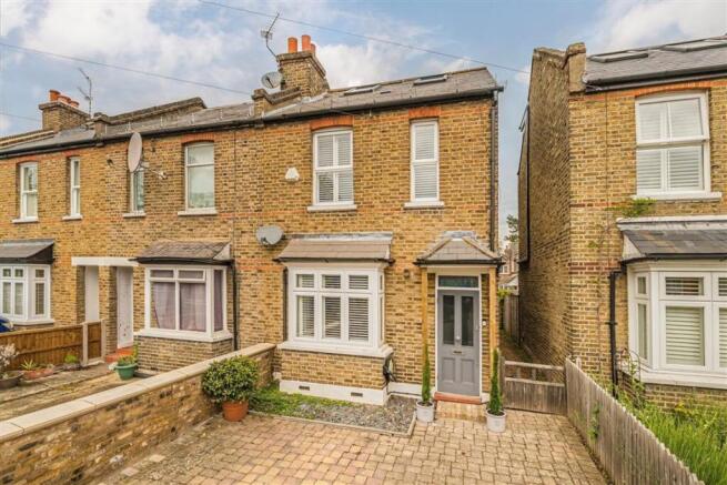 4 bed property, in Munster Road, £1,095,000
