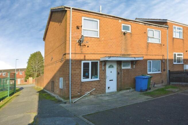 4 bed property, in Brailsford Court, £110,000