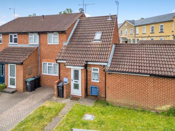 1 bed property, in Armoury Drive, £210,000