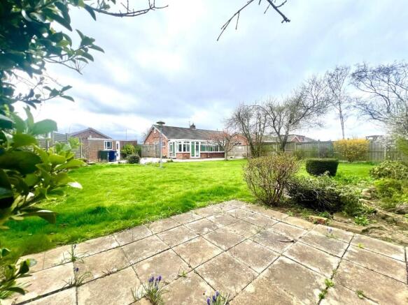1 bed property, in Castle Road, £180,000