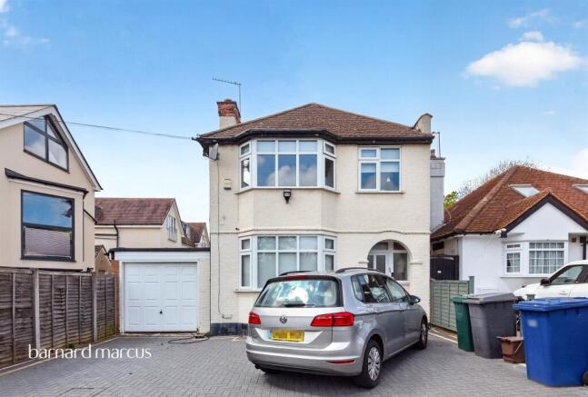 3 bed property, in Fitzjohn Avenue, £670,000