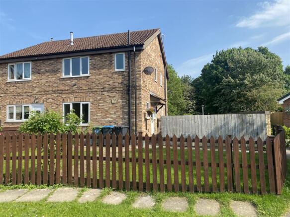1 bed property, in Stapleton Close, £110,000