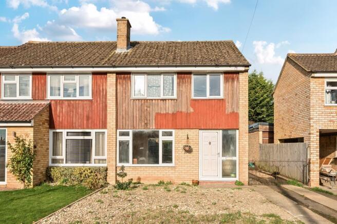 3 bed property, in Abelwood Road, £325,000