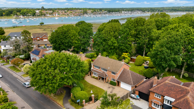 4 bed property, in Crofton Way, £1,250,000