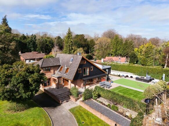 6 bed property, in Outdowns, £1,825,000